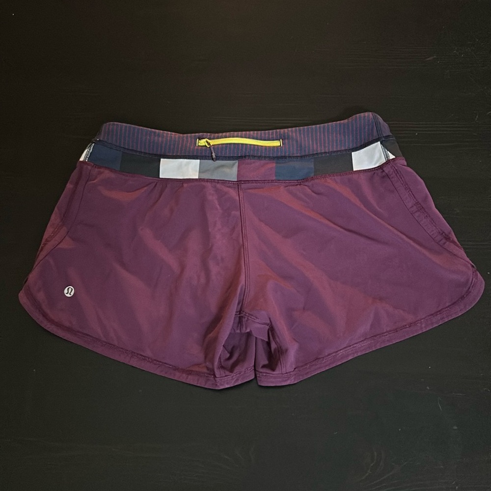 Lululemon athletic shorts. Low rise 2.5 inch inseam maybe 8-10